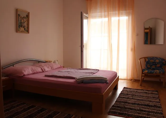 アパート Mia 5 ツリクヴェニツァ